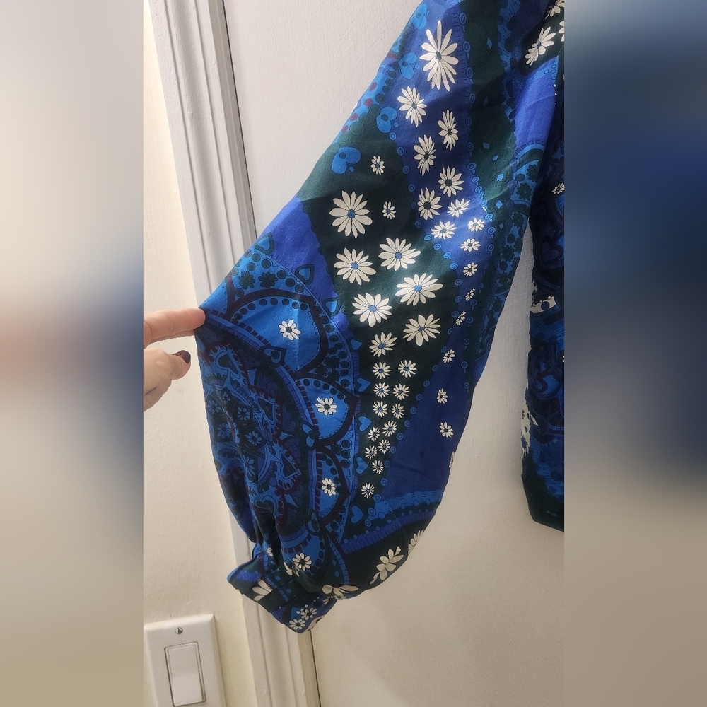 Sea New York Blue Floral Paisley Top, Size Small, 100 %‎ Silk. - Picture 10 of 11